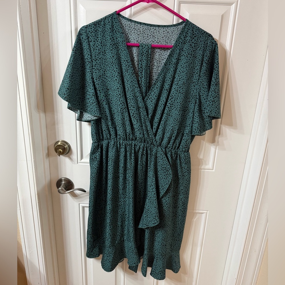 SHEIN Elegant Green and Black Dalmatian Wrap Dress, Size XL (US 12) - Picture 6 of 7